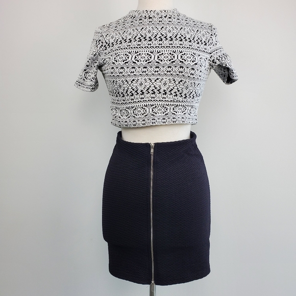 Aztec Crop Top - Picture 3 of 5